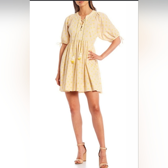 Chelsea & Violet Dresses & Skirts - Chelsea & Violet Yellow & White Boho Puffy Sleeved Dress Size Medium
